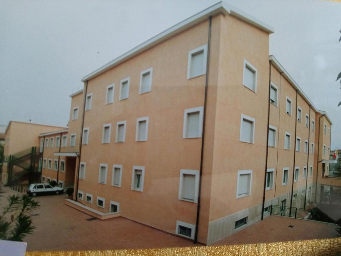 Casapaceebene Hotel San Giovanni Rotondo Luaran gambar