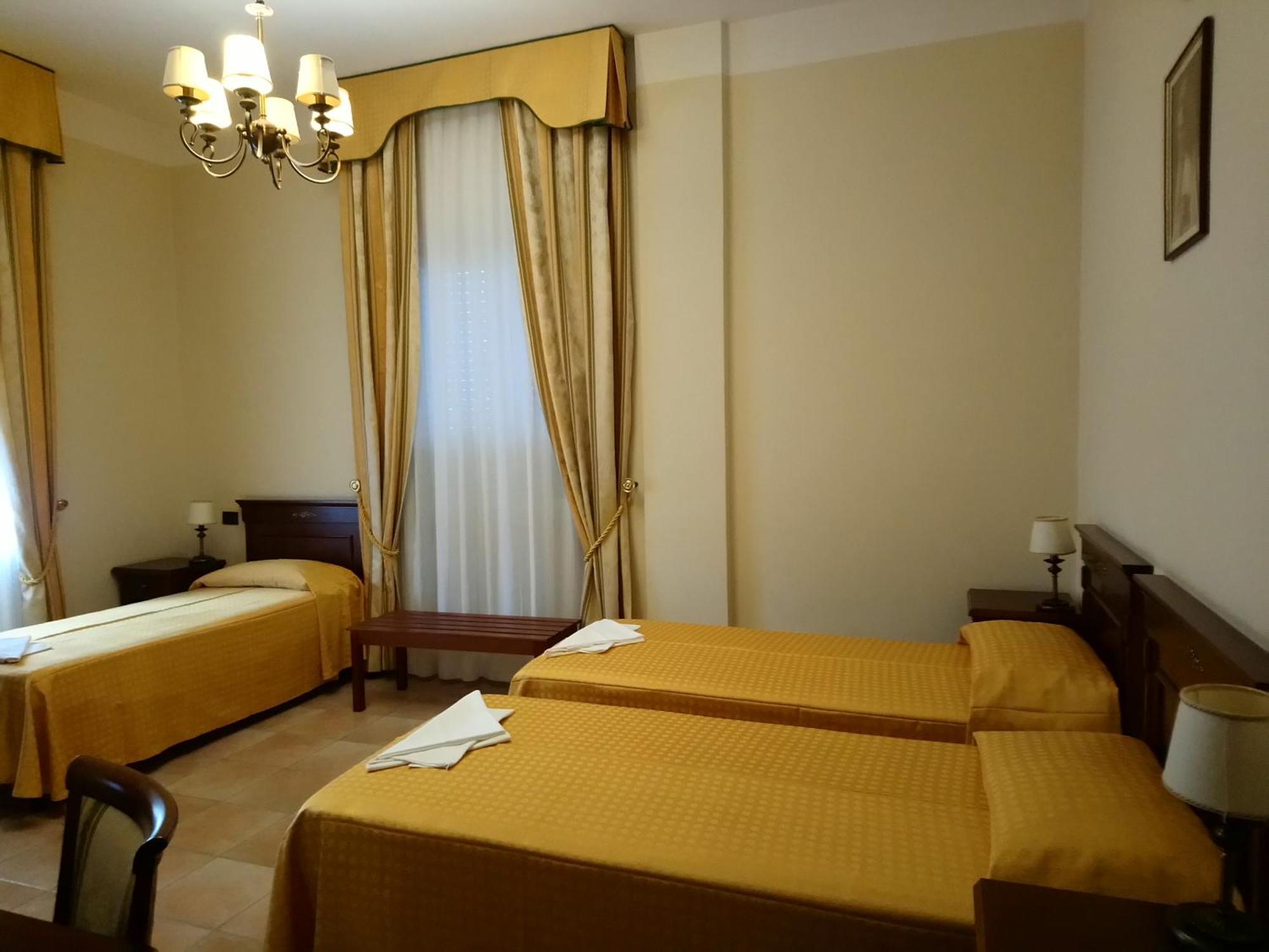 Casapaceebene Hotel San Giovanni Rotondo Luaran gambar