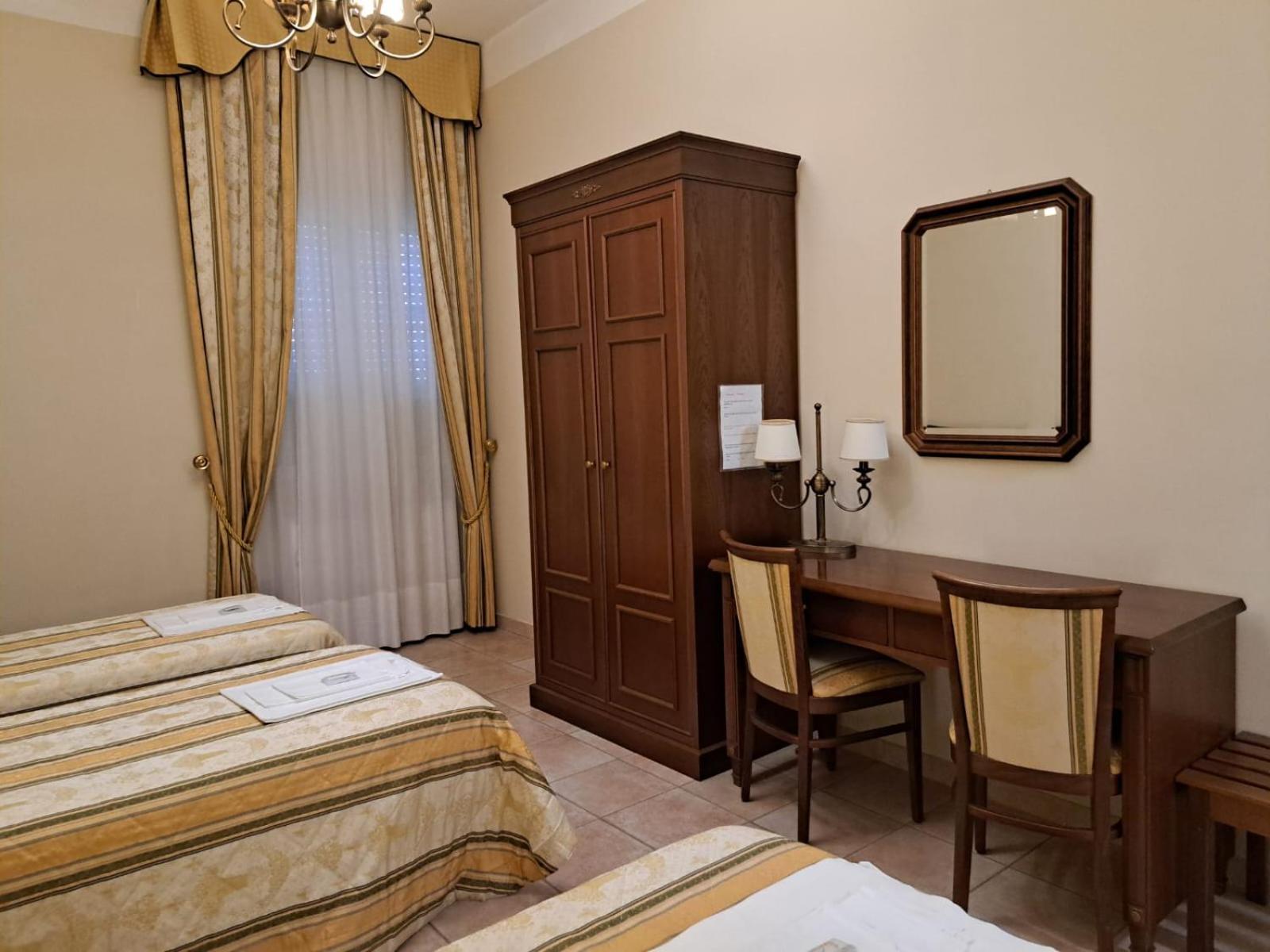Casapaceebene Hotel San Giovanni Rotondo Luaran gambar