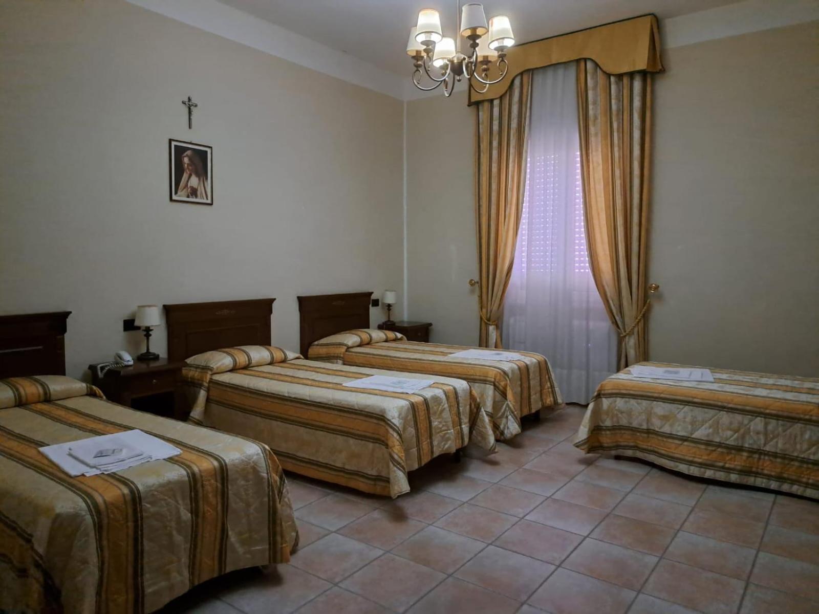 Casapaceebene Hotel San Giovanni Rotondo Luaran gambar